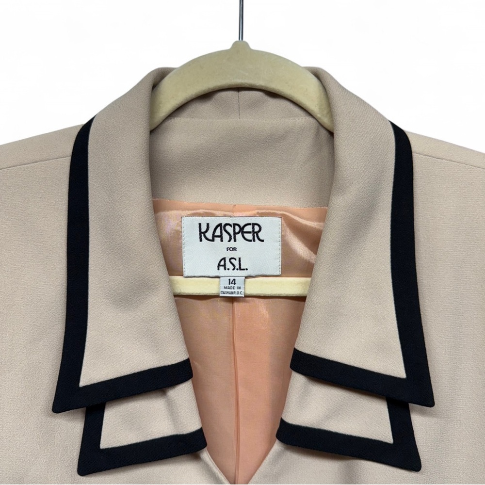 Kasper Women's Tan Blazer with Black Trim - Picture 3 of 6